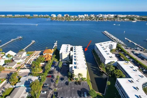896 N Federal Highway Lantana FL 33462
