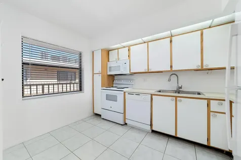 896 N Federal Highway Lantana FL 33462