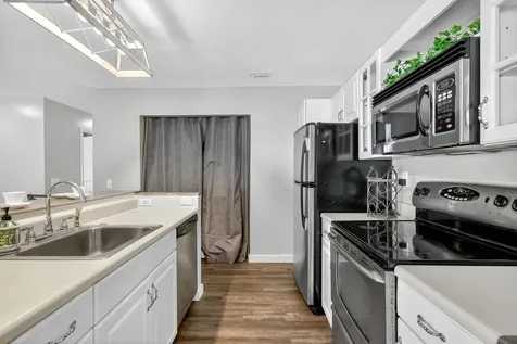 5785 Se Collins Avenue Stuart FL 34997