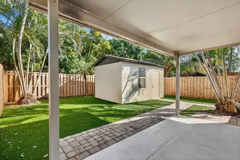 5785 Se Collins Avenue Stuart FL 34997