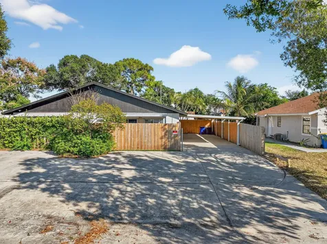 5785 Se Collins Avenue Stuart FL 34997