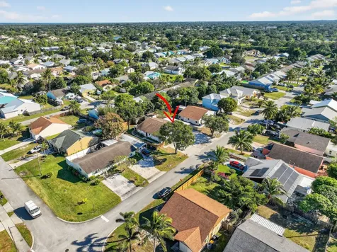 5785 Se Collins Avenue Stuart FL 34997