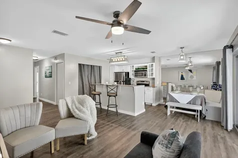 5785 Se Collins Avenue Stuart FL 34997