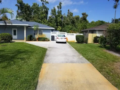2855 Floral Road Lake Worth FL 33462