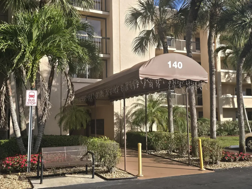 140 Lake Nancy Lane West Palm Beach FL 33411