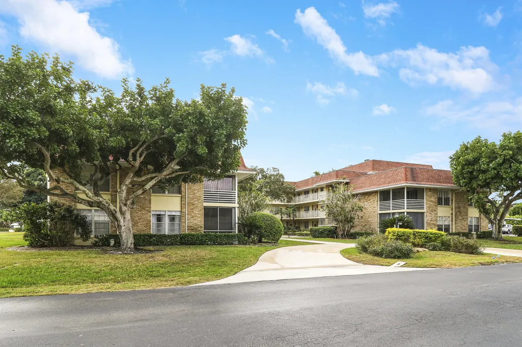 5510 Tamberlane Circle Palm Beach Gardens FL 33418