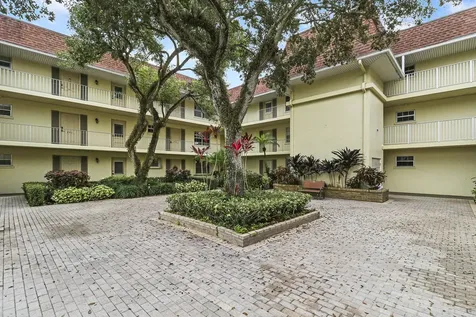 5510 Tamberlane Circle Palm Beach Gardens FL 33418