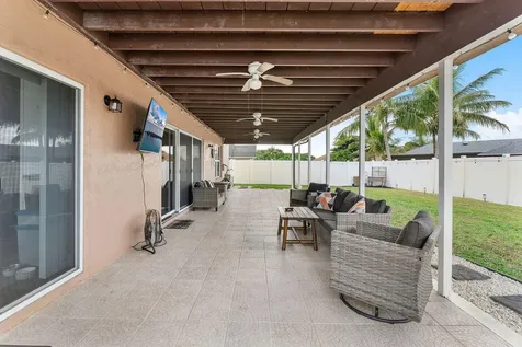 8289 Waccamaw Lane Lake Worth FL 33467