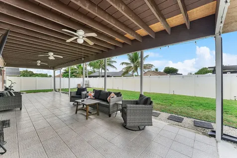 8289 Waccamaw Lane Lake Worth FL 33467
