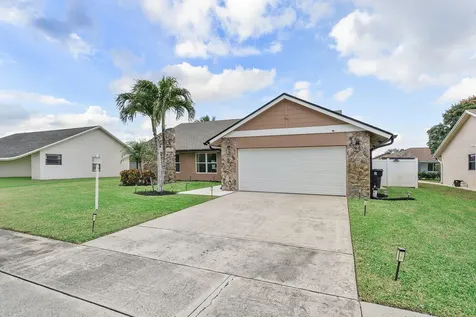 8289 Waccamaw Lane Lake Worth FL 33467