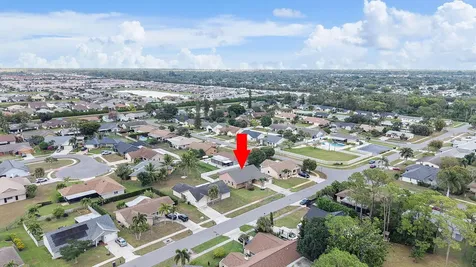 8289 Waccamaw Lane Lake Worth FL 33467