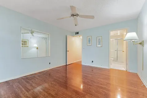 3186 Via Poinciana Lake Worth FL 33467