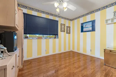3186 Via Poinciana Lake Worth FL 33467