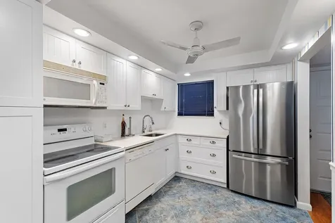 3186 Via Poinciana Lake Worth FL 33467