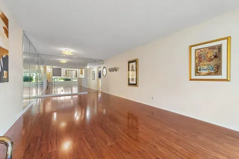3186 Via Poinciana Lake Worth FL 33467