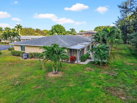13752 Via Flora Delray Beach FL 33484