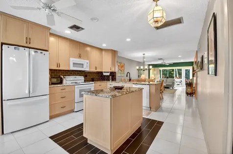 13752 Via Flora Delray Beach FL 33484