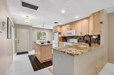 13752 Via Flora Delray Beach FL 33484
