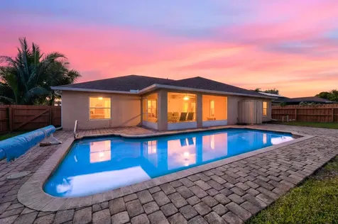 837 Sw Hamberland Avenue Port Saint Lucie FL 34953