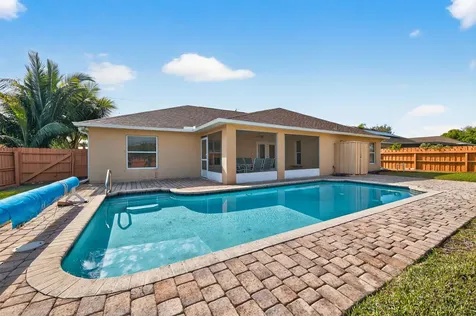 837 Sw Hamberland Avenue Port Saint Lucie FL 34953