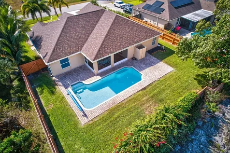 837 Sw Hamberland Avenue Port Saint Lucie FL 34953