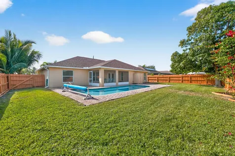 837 Sw Hamberland Avenue Port Saint Lucie FL 34953