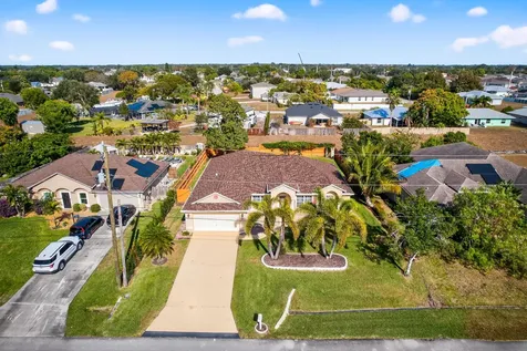 837 Sw Hamberland Avenue Port Saint Lucie FL 34953