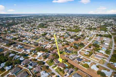 837 Sw Hamberland Avenue Port Saint Lucie FL 34953