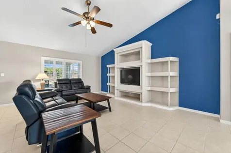 837 Sw Hamberland Avenue Port Saint Lucie FL 34953