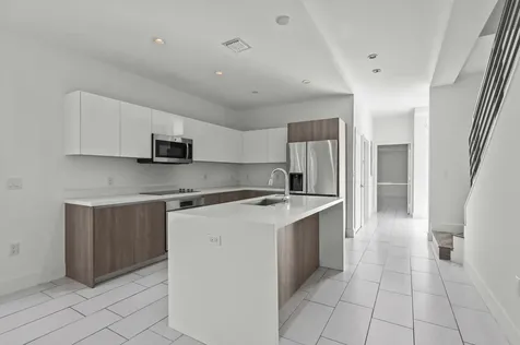 2461 Ne 135th Street North Miami FL 33181