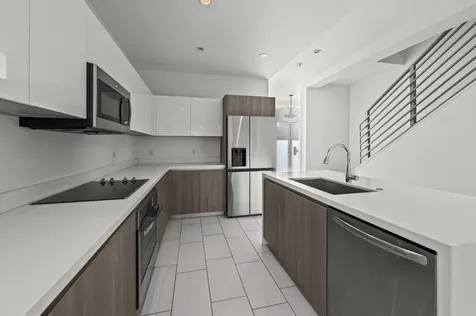 2461 Ne 135th Street North Miami FL 33181
