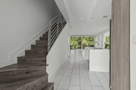 2461 Ne 135th Street North Miami FL 33181