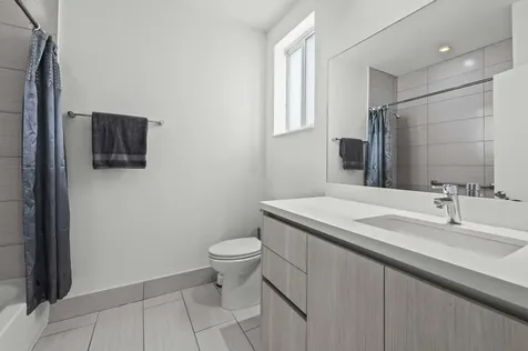 2461 Ne 135th Street North Miami FL 33181