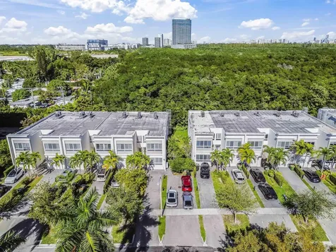 2461 Ne 135th Street North Miami FL 33181