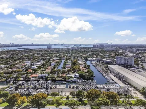 2461 Ne 135th Street North Miami FL 33181