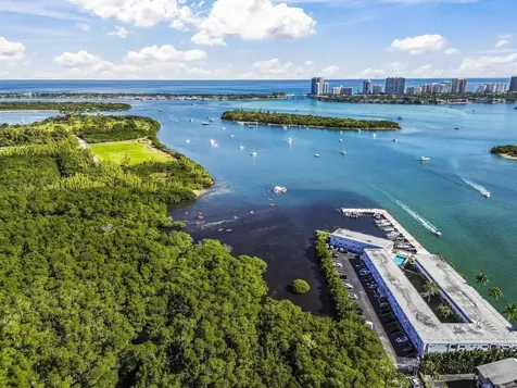 2461 Ne 135th Street North Miami FL 33181