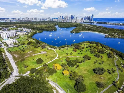 2461 Ne 135th Street North Miami FL 33181