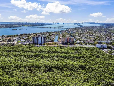 2461 Ne 135th Street North Miami FL 33181