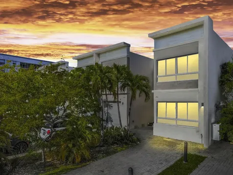2461 Ne 135th Street North Miami FL 33181