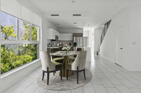 2461 Ne 135th Street North Miami FL 33181