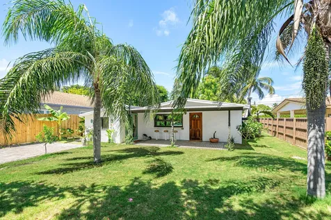363 Glouchester Street Boca Raton FL 33487