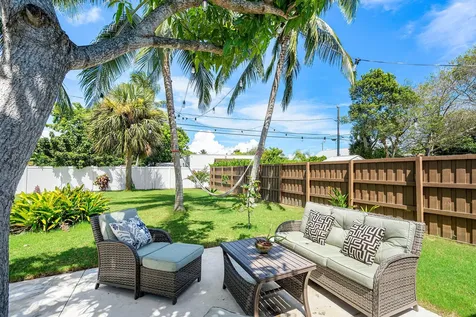 363 Glouchester Street Boca Raton FL 33487