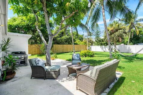 363 Glouchester Street Boca Raton FL 33487