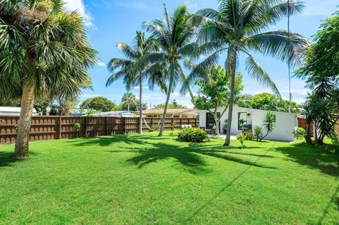 363 Glouchester Street Boca Raton FL 33487