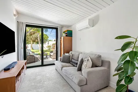 363 Glouchester Street Boca Raton FL 33487
