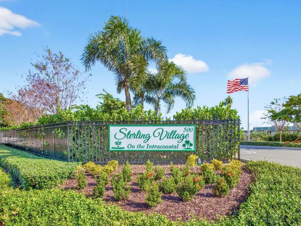 530 Horizons E Boynton Beach FL 33435