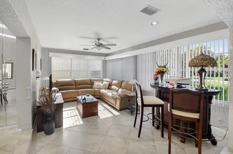5743 Lakeview Mews Circle Boynton Beach FL 33437