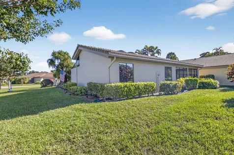 5743 Lakeview Mews Circle Boynton Beach FL 33437