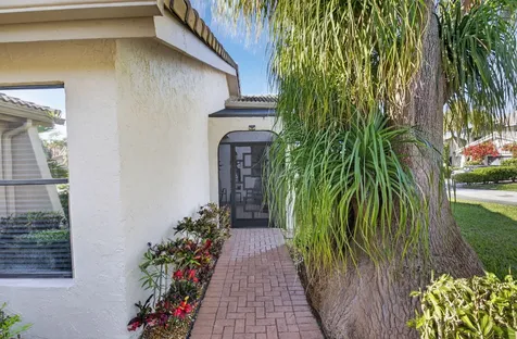 5743 Lakeview Mews Circle Boynton Beach FL 33437