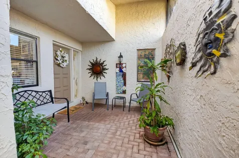 5743 Lakeview Mews Circle Boynton Beach FL 33437